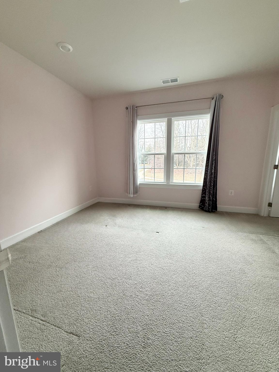 2575 Bailey Circle Philadelphia, PA 19115 - Photo 16 of 36 an empty room with windows