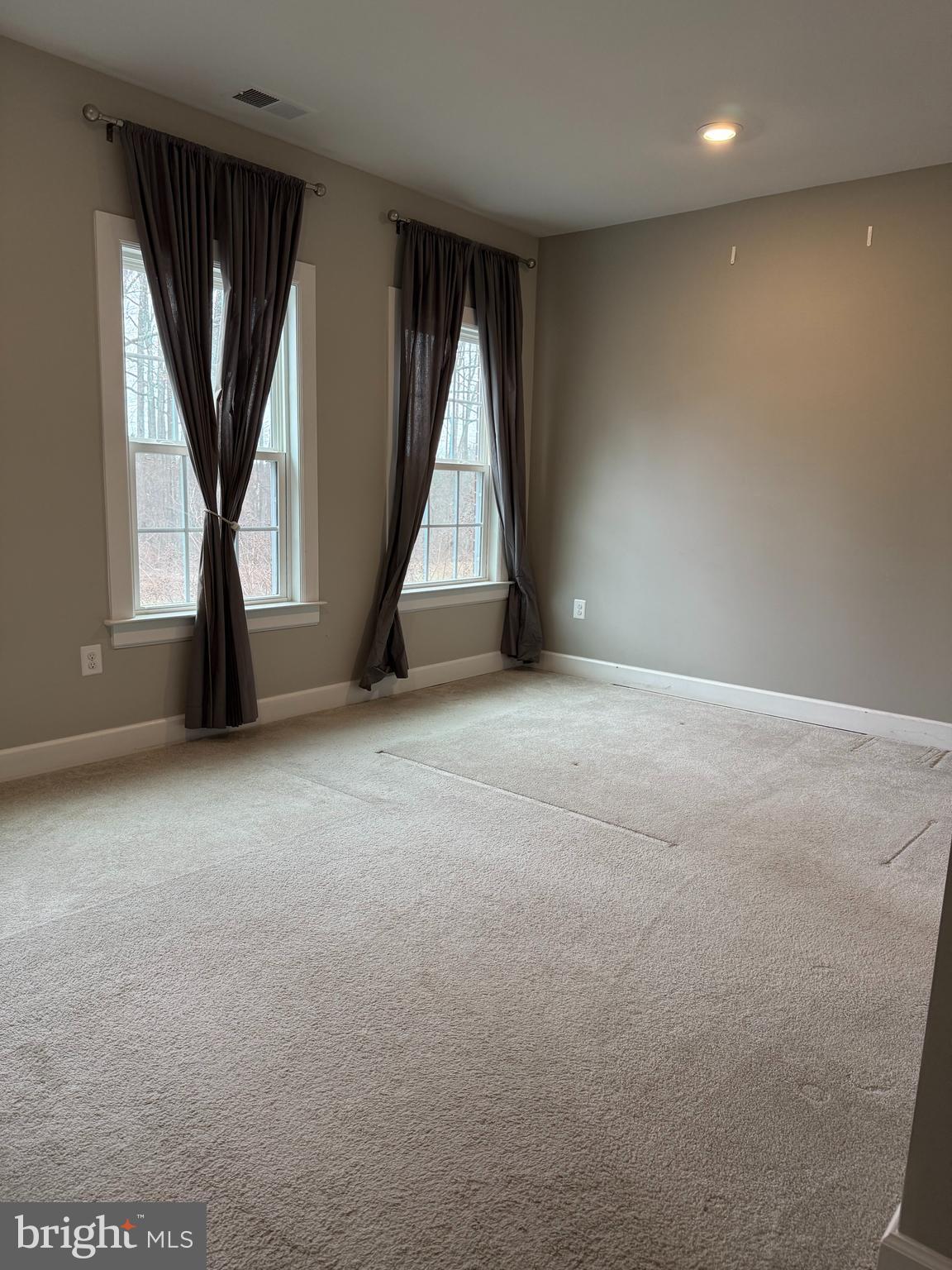 2575 Bailey Circle Philadelphia, PA 19115 - Photo 19 of 36 an empty room with windows