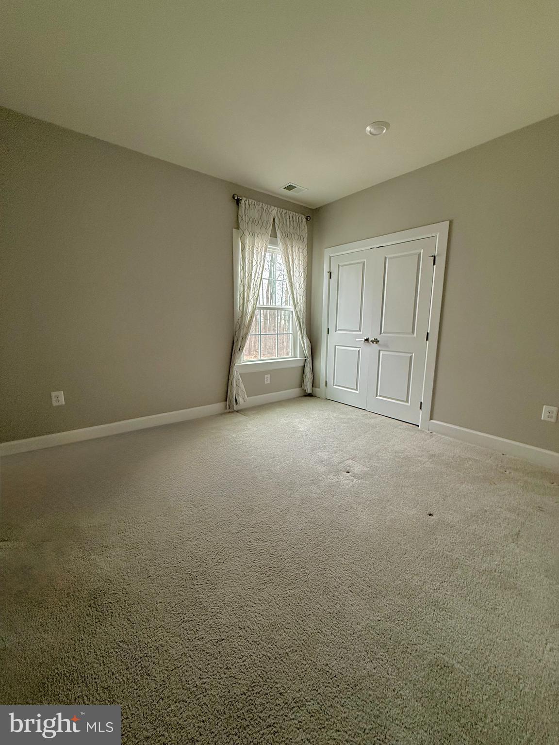 2575 Bailey Circle Philadelphia, PA 19115 - Photo 20 of 36 a view of an empty room with a window