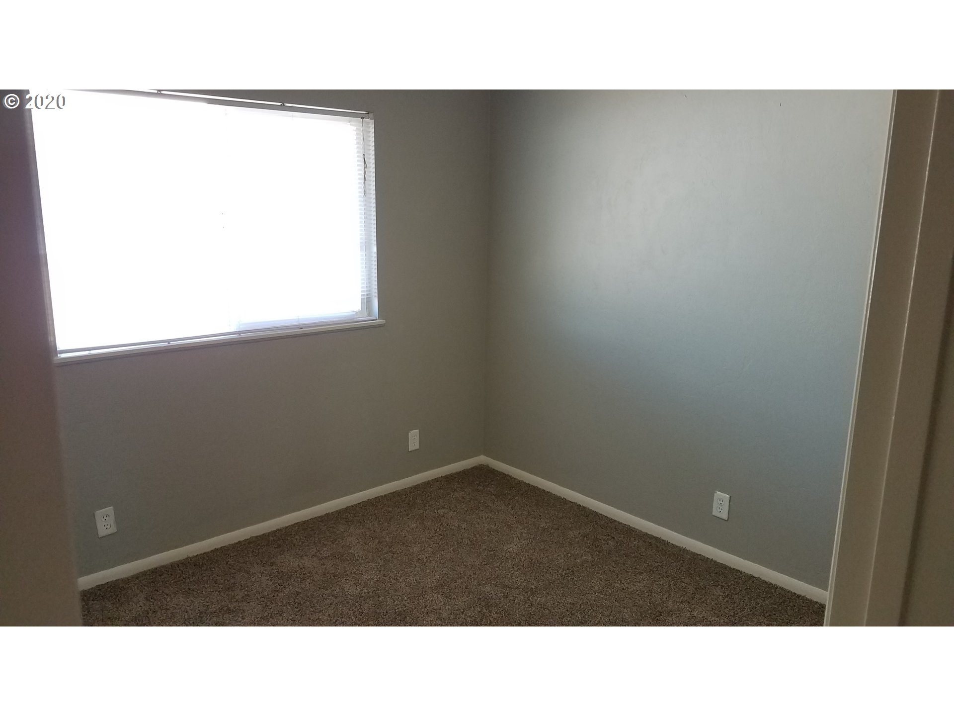 408 34th Street Springfield, OR 97478 - Photo 6 of 8