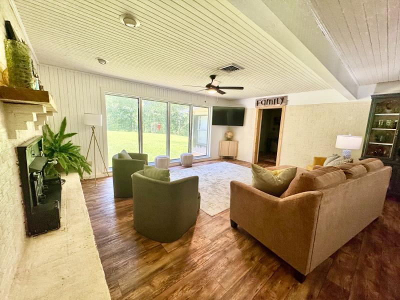 125 Collier Road Saltillo, MS 38866 - Photo 11 of 43 11 Living
