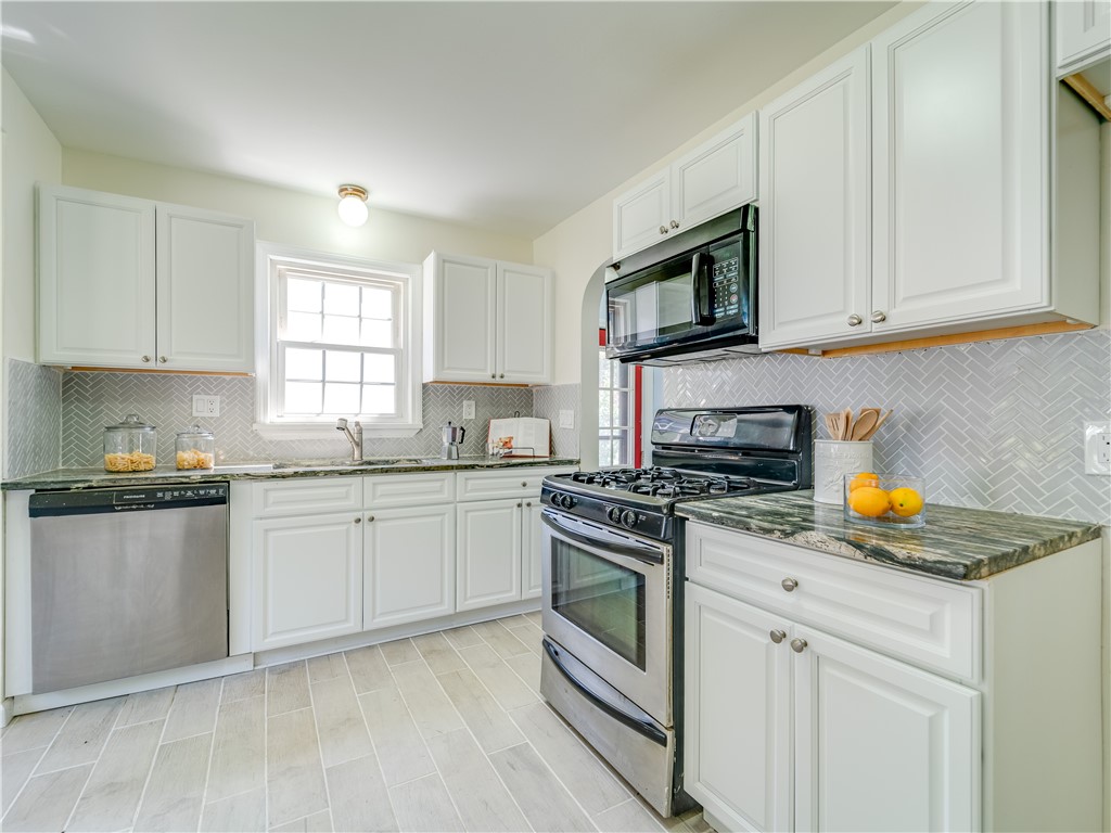 183 Hager Road Greece, NY 14616 - Photo 12 of 44