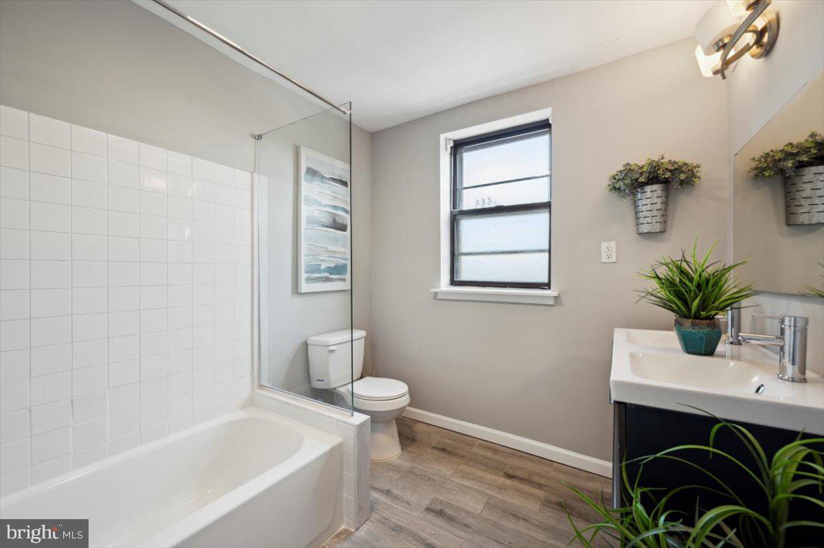 1131 South Cleveland Street Philadelphia, PA 19146 - Photo 12 of 14