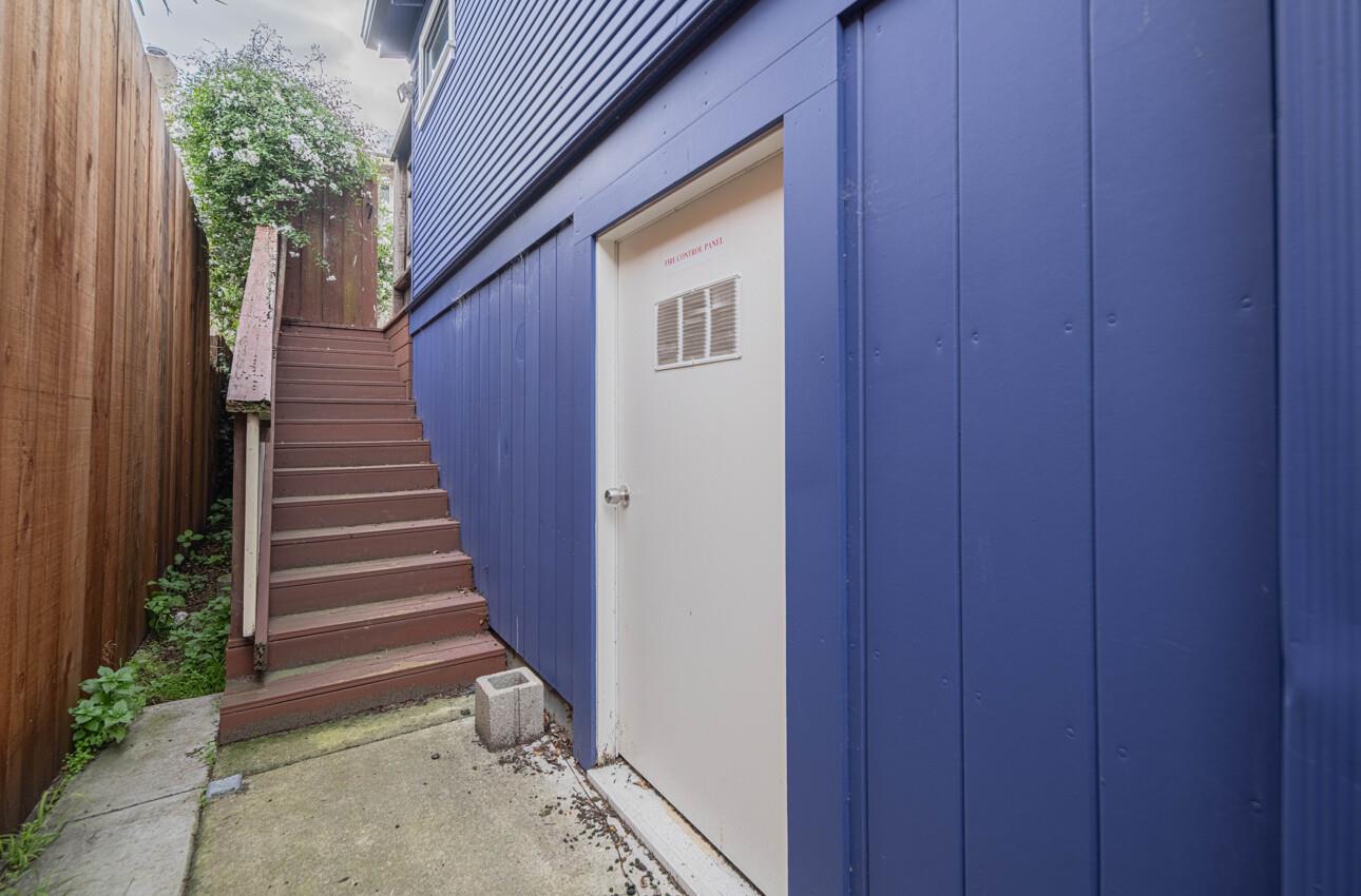 157 15th Street Pacific Grove, CA 93950 - Photo 41 of 41 a view of entryway
