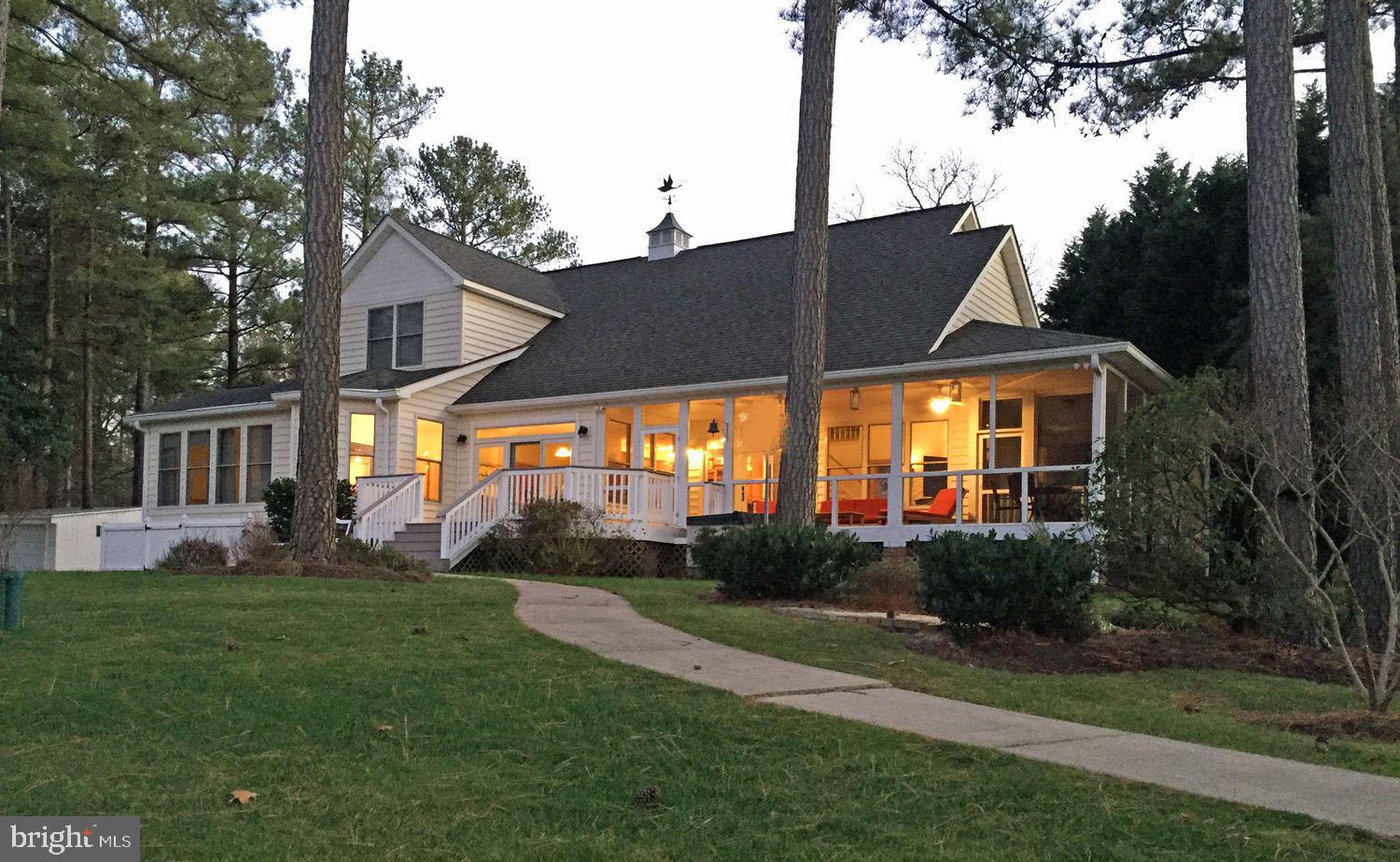 52 Reef Court Montross, VA 22520 - Photo 2 of 76 Screened in porch is fabulous