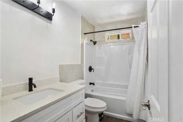 $1,590,000 | 1003 West Myrtle Street, Santa Ana, CA 92703