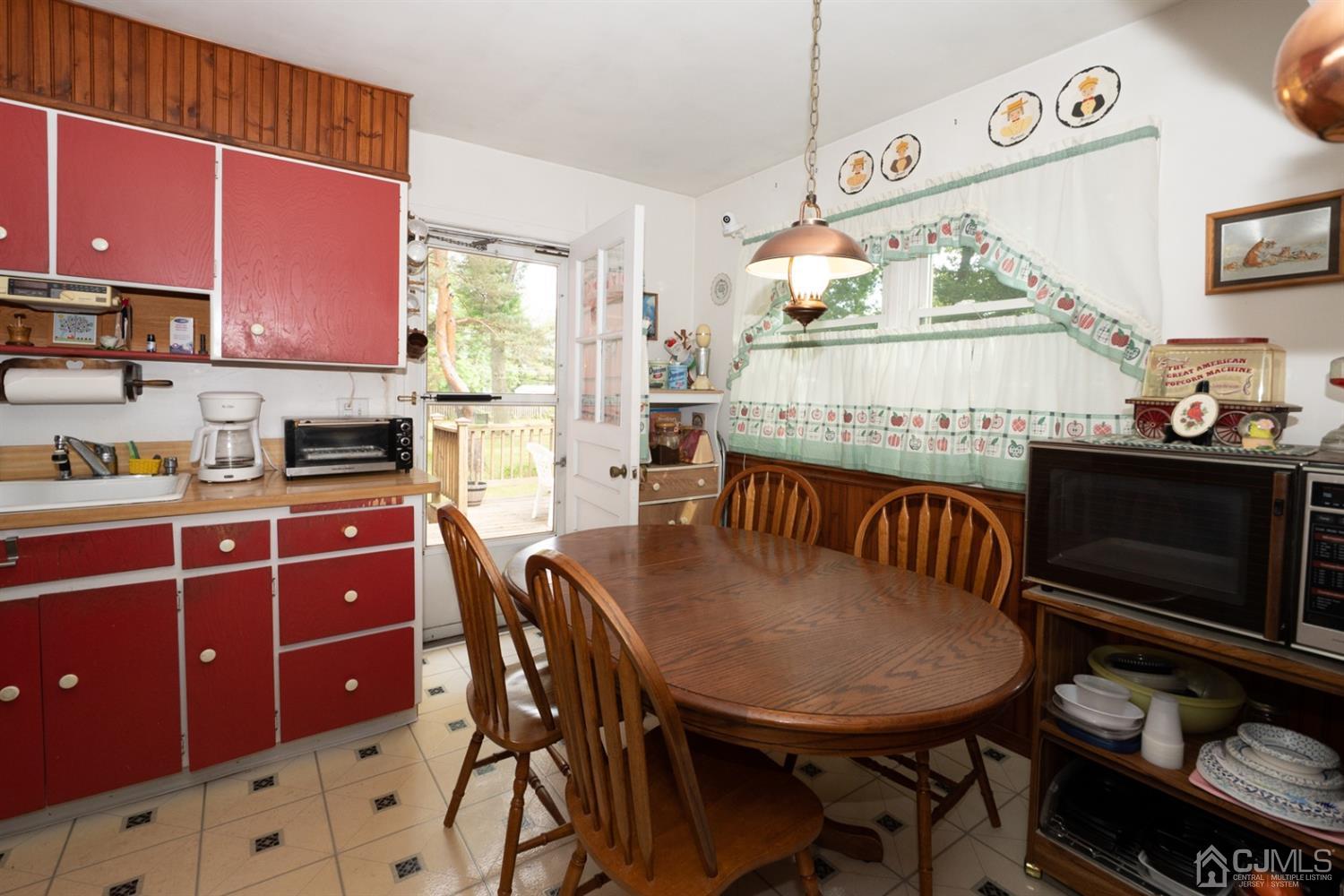 802 Curie Road North Brunswick, NJ 08902 - Photo 12 of 34