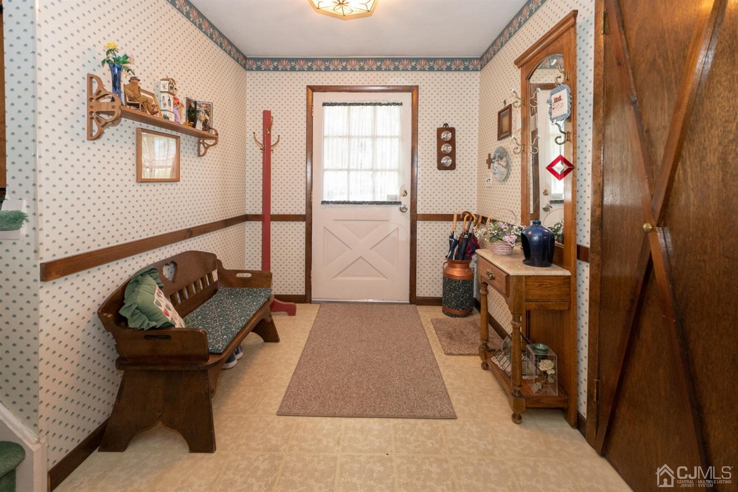 802 Curie Road North Brunswick, NJ 08902 - Photo 3 of 34