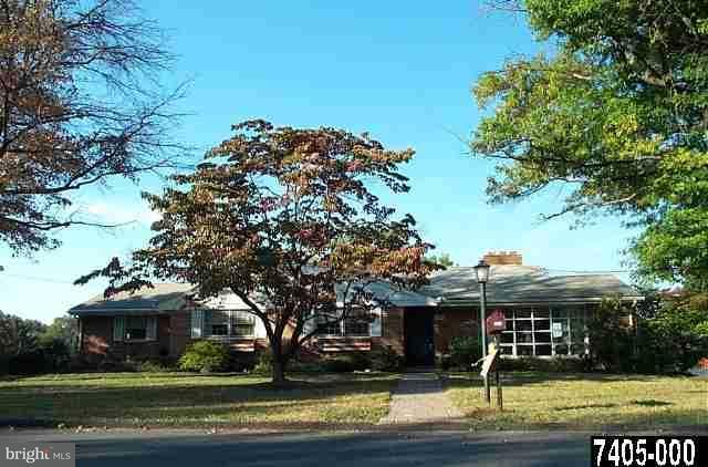 1211 Ruxton Road York, PA 17403 - Photo 1 of 9 Gallery Image 1