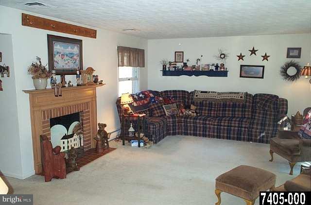 1211 Ruxton Road York, PA 17403 - Photo 2 of 9 Gallery Image 2