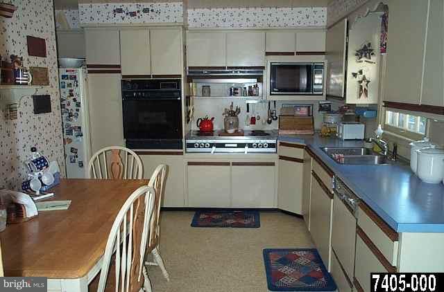 1211 Ruxton Road York, PA 17403 - Photo 4 of 9 Gallery Image 4