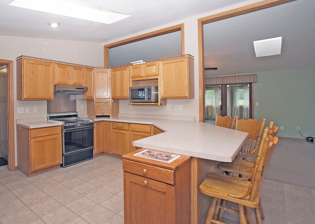 17604 Oak Grove Road Harvard, IL 60033 - Photo 4 of 21