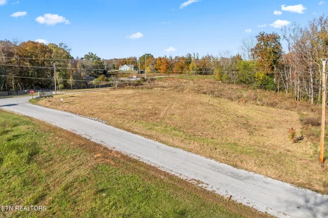 $82,000 | Lot 42 South Peninsulas Edge Drive, Sparta, TN 38583