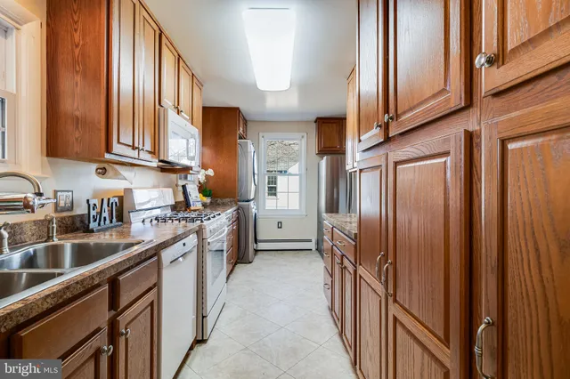 $359,900 | 18323 Oakland Drive North, Cobb Island, MD 20625