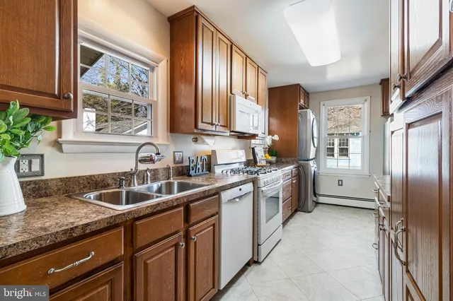 $359,900 | 18323 Oakland Drive North, Cobb Island, MD 20625