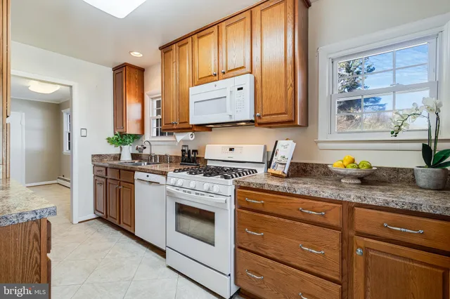 $359,900 | 18323 Oakland Drive North, Cobb Island, MD 20625