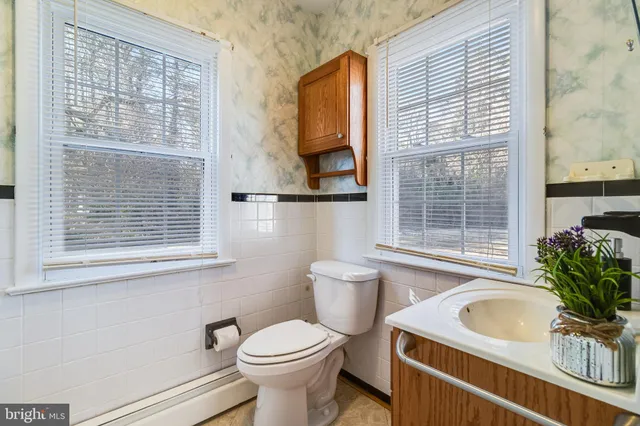 $359,900 | 18323 Oakland Drive North, Cobb Island, MD 20625