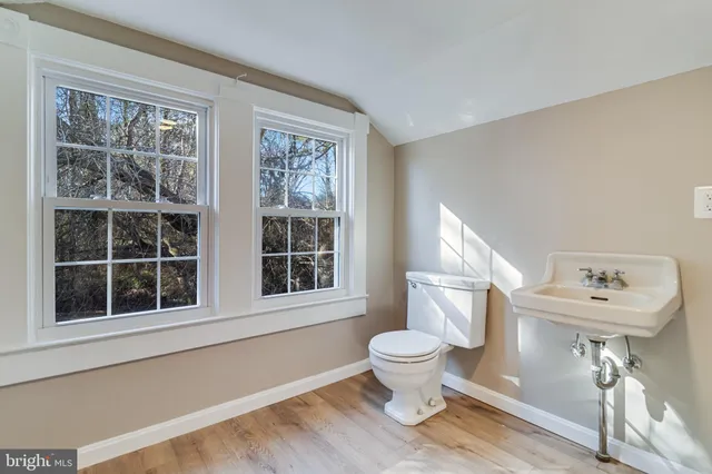 $359,900 | 18323 Oakland Drive North, Cobb Island, MD 20625