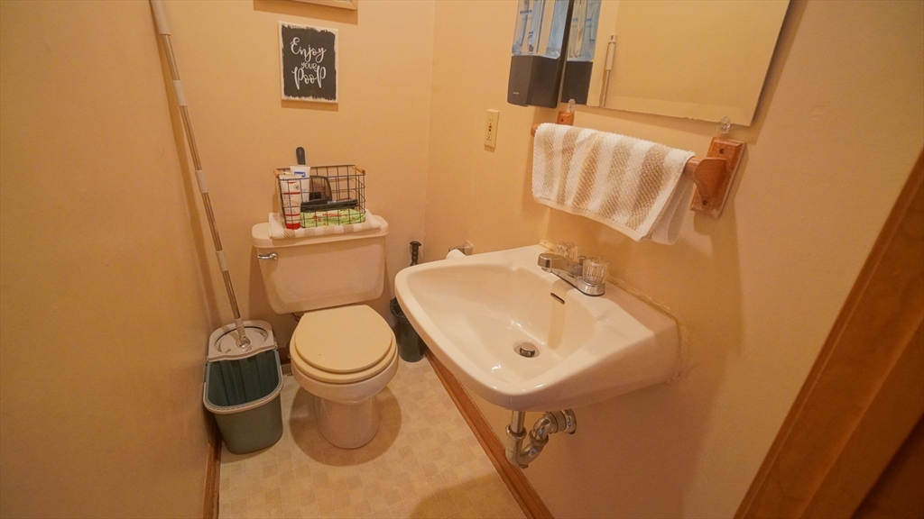 120 Lamplighter Lane, Unit C Springfield, MA 01119 - Photo 7 of 18 a bathroom with a sink and toilet