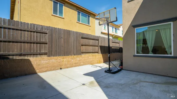 a view of a back yard of the house