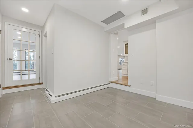 $2,999,999 | 20 Rolling Drive, Glen Head, NY 11545