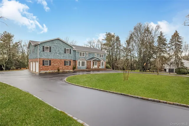 $2,999,999 | 20 Rolling Drive, Glen Head, NY 11545