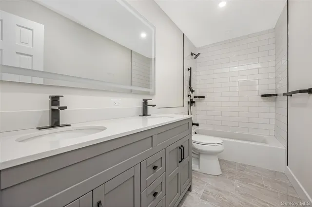 $2,999,999 | 20 Rolling Drive, Glen Head, NY 11545