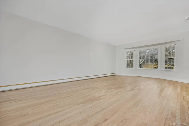 $2,999,999 | 20 Rolling Drive, Glen Head, NY 11545