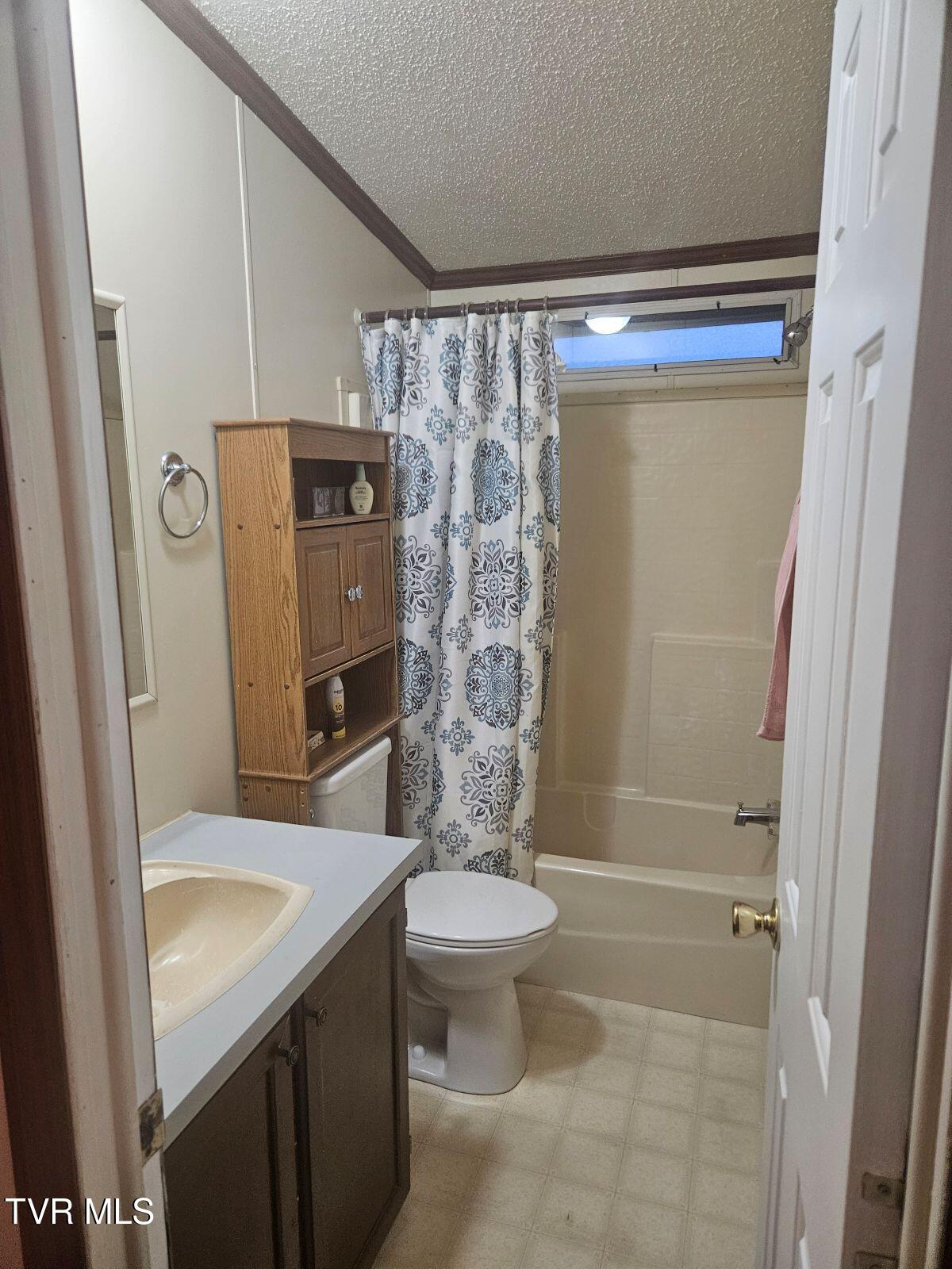 4939 Hubbard Road Wise, VA 24293 - Photo 20 of 25 2nd bathroom