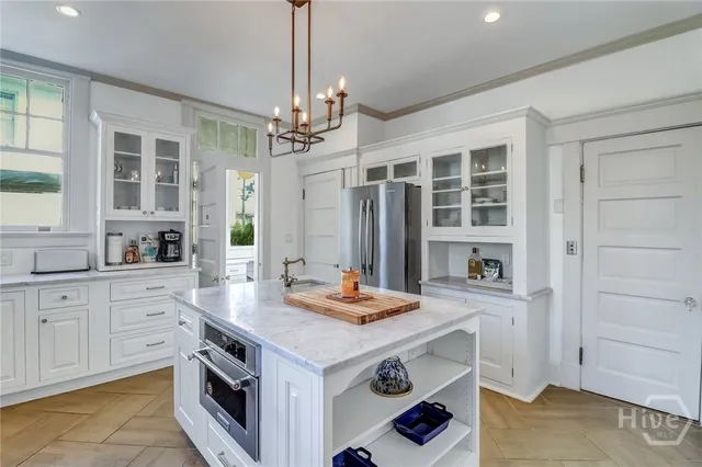 $8,500 | 602 East Victory Drive, Savannah, GA 31405