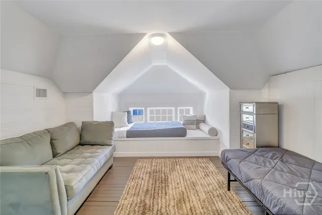 $8,500 | 602 East Victory Drive, Savannah, GA 31405