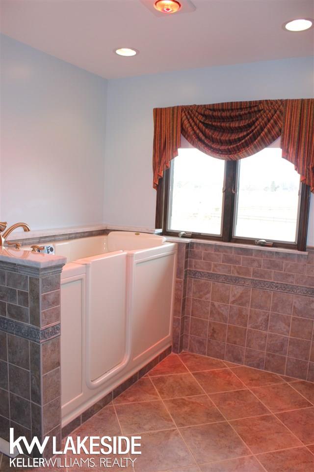 5050 34 Mile Road Romeo, MI 48065 - Photo 26 of 65 Walk-in tub