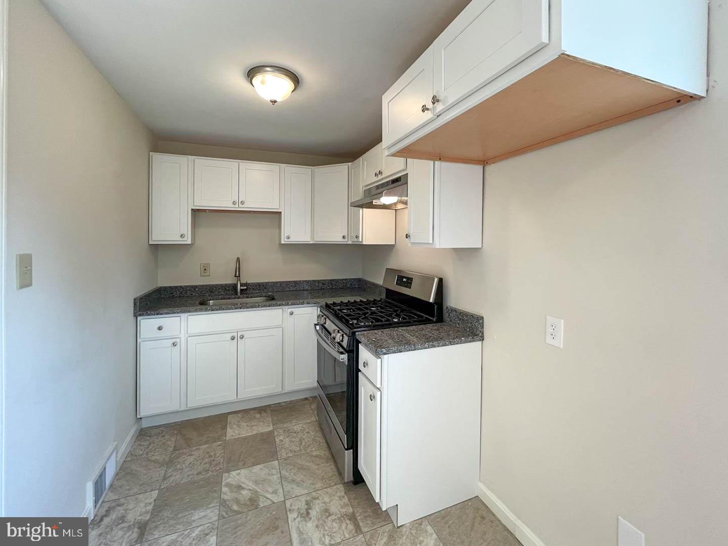2015 Kent Road Folcroft, PA 19032 - Photo 7 of 23 Gallery Image 7