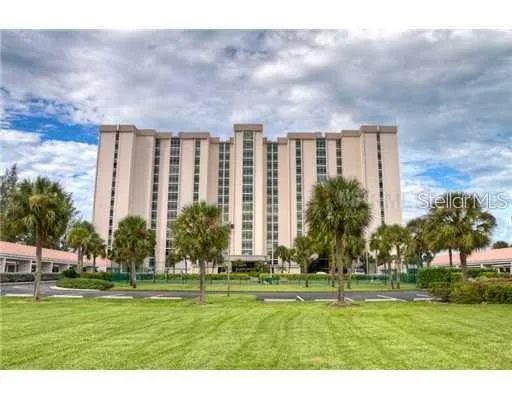 $8,000 | 2425 Gulf Of Mexico Drive, Unit 4E, Longboat Key, FL 34228