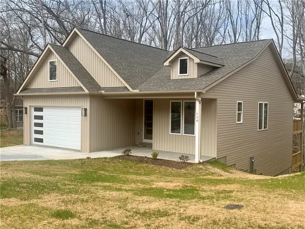 $374,800 | 158 Grand Oak Circle, Pendleton, SC 29670