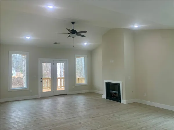 $374,800 | 158 Grand Oak Circle, Pendleton, SC 29670