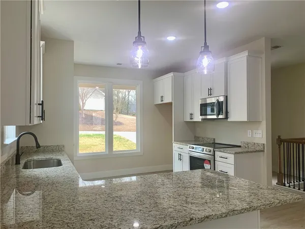 $374,800 | 158 Grand Oak Circle, Pendleton, SC 29670