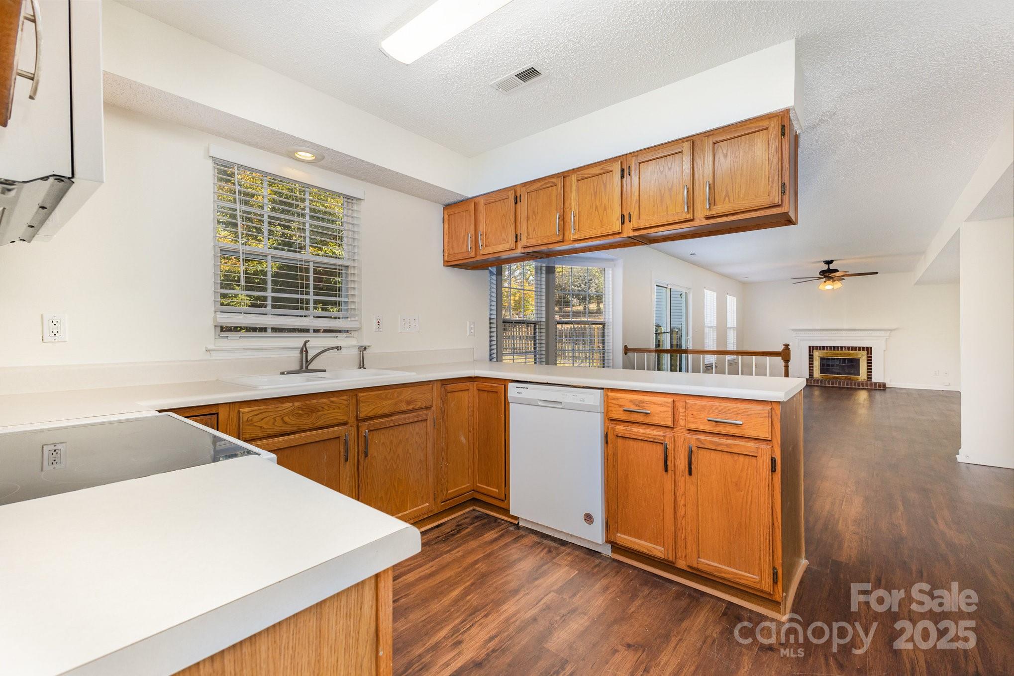 11421 Coreopsis Road Charlotte, NC 28213 - Photo 12 of 34