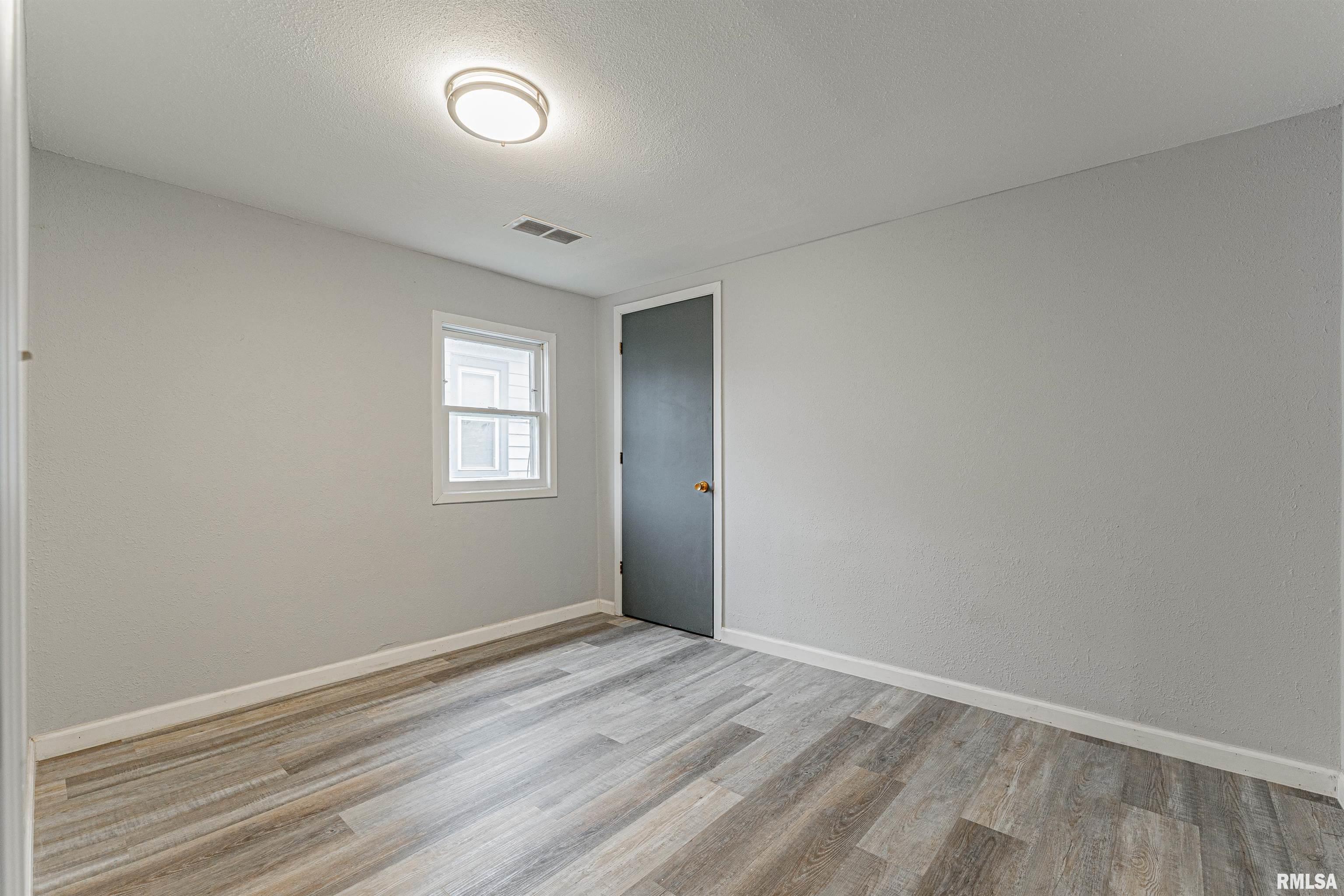 1106 North Kickapoo Street Lincoln, IL 62656 - Photo 17 of 23 Gallery Image 17