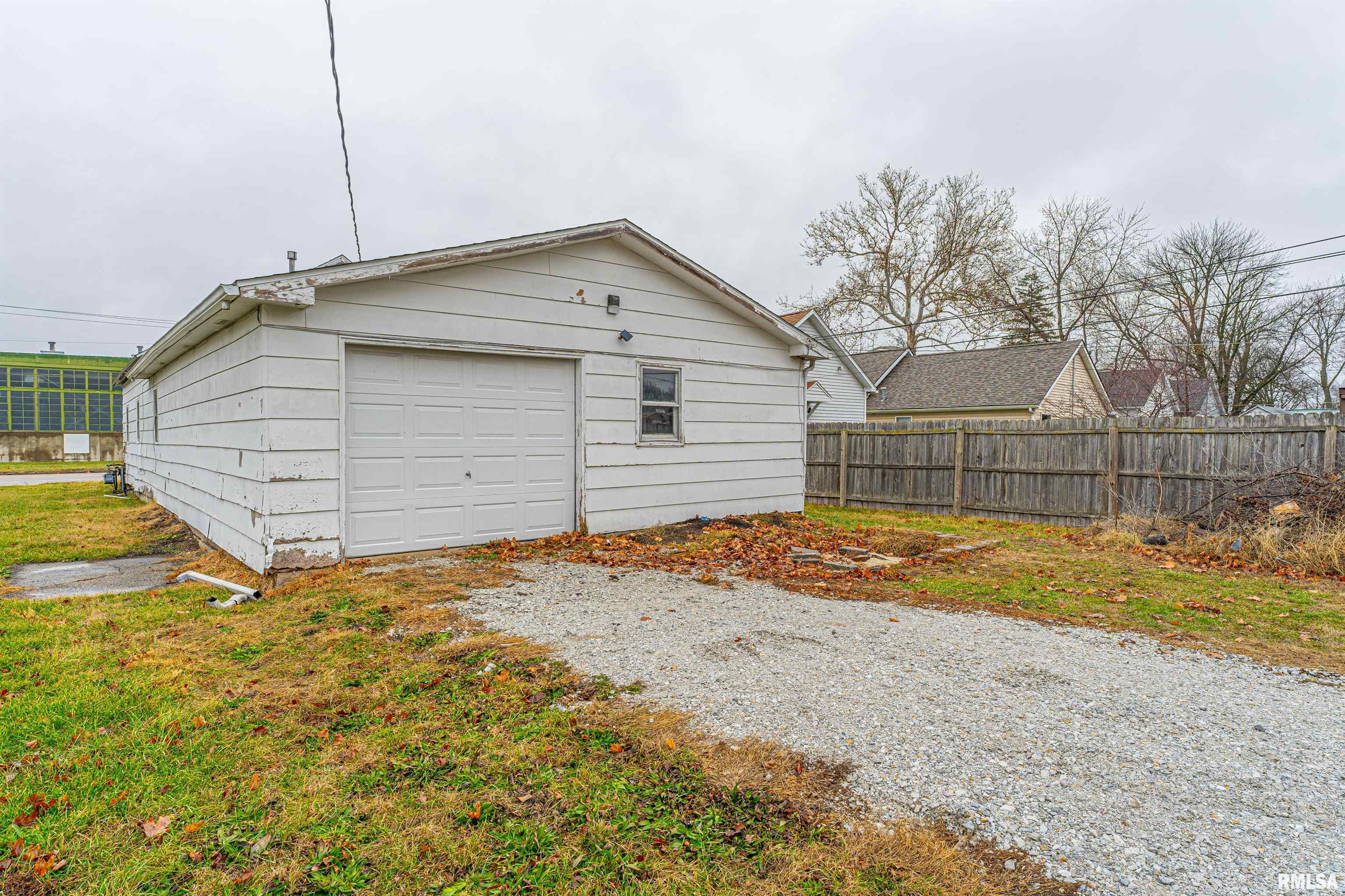 1106 North Kickapoo Street Lincoln, IL 62656 - Photo 22 of 23 Gallery Image 22