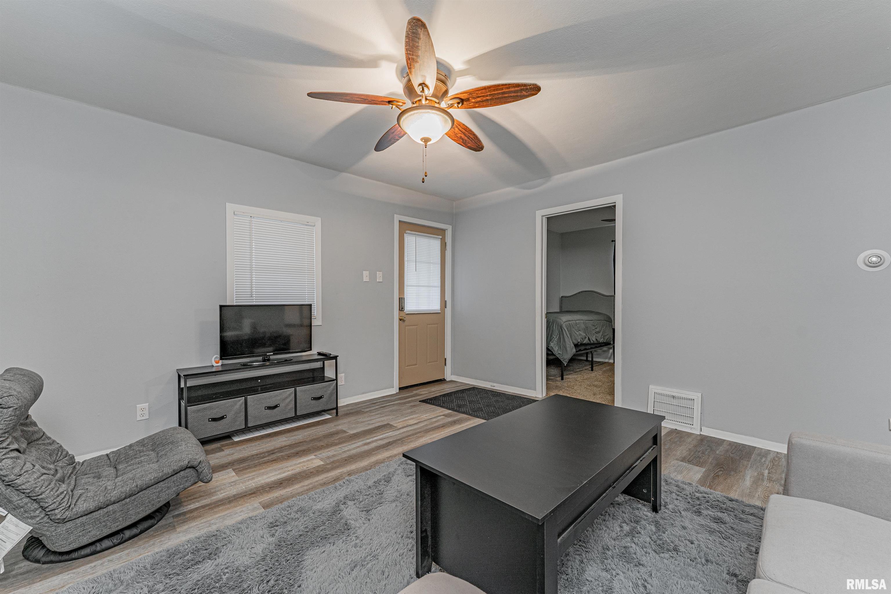 1106 North Kickapoo Street Lincoln, IL 62656 - Photo 4 of 23 Gallery Image 4