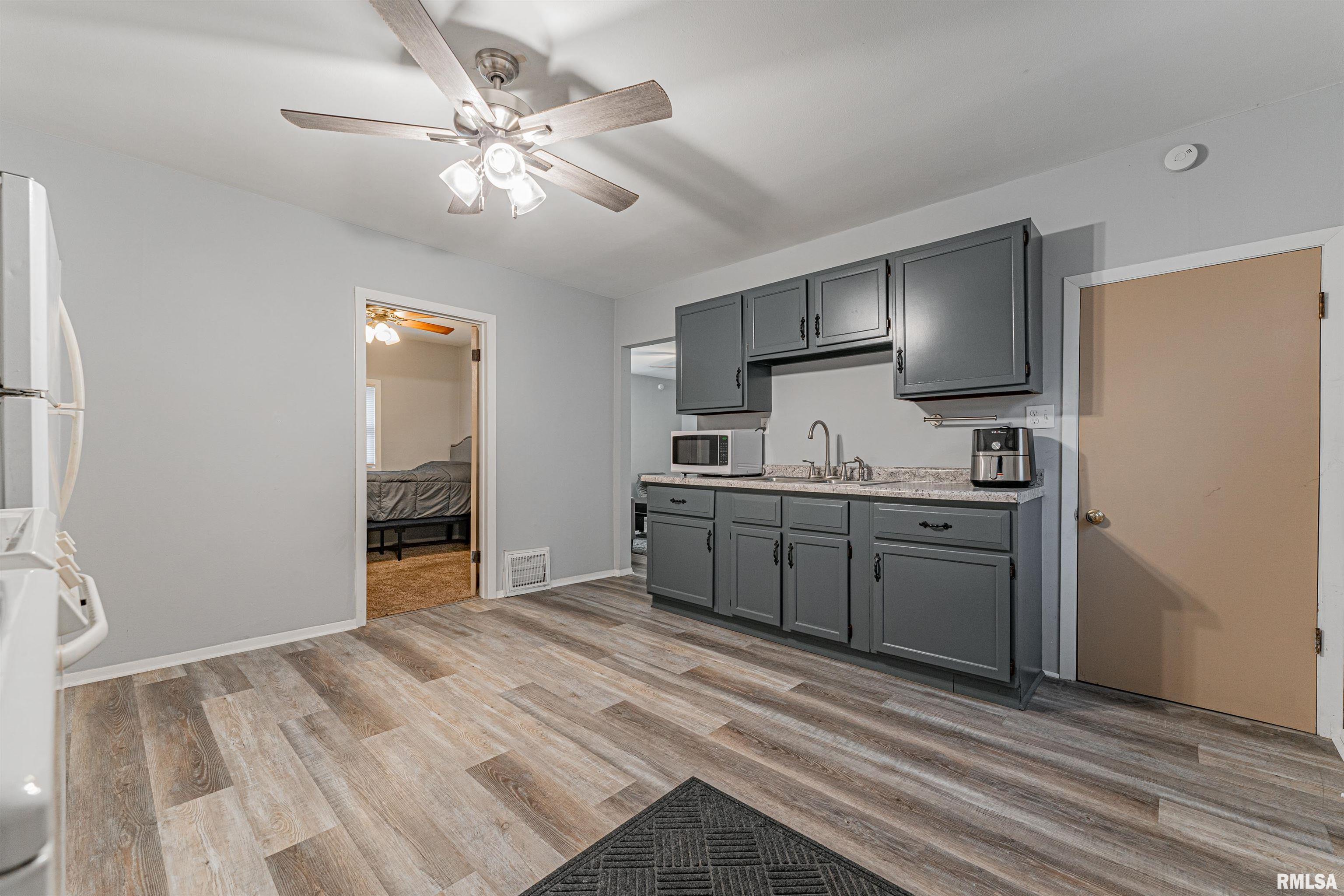 1106 North Kickapoo Street Lincoln, IL 62656 - Photo 6 of 23 Gallery Image 6