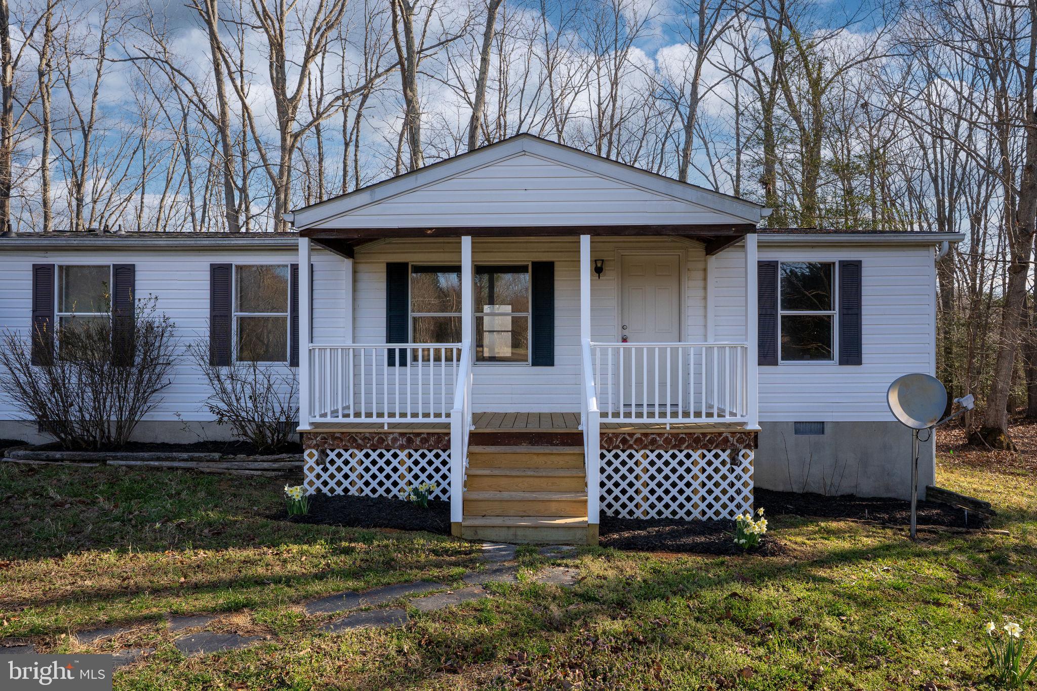 14227 Springfield Lane King George, VA 22485 - Photo 4 of 22 Charming home with inviting porch.