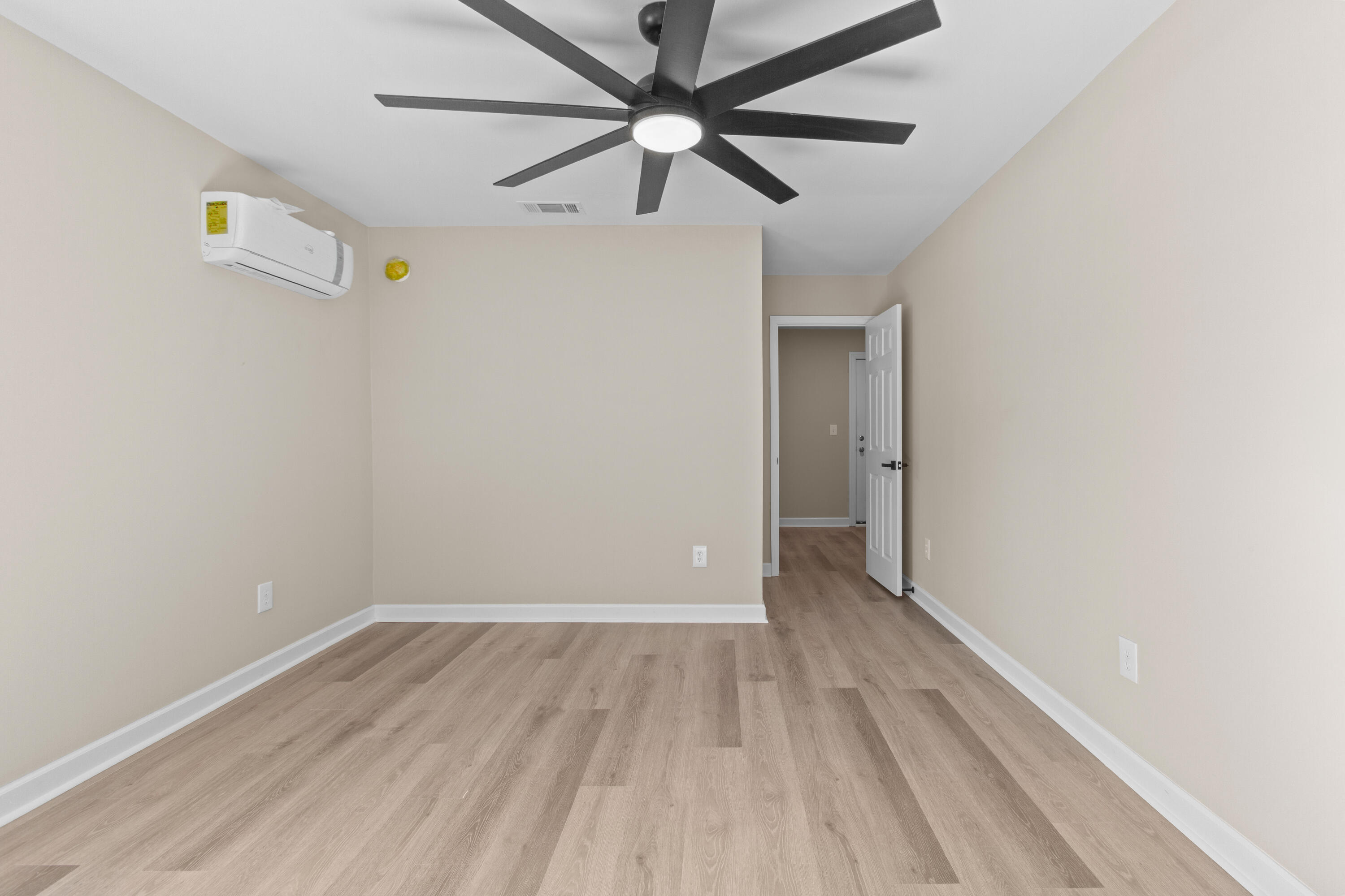 5253 Jefferies Highway Walterboro, SC 29488 - Photo 23 of 44 5253JefferiesHwy.NicoleBurbagePhoto-18