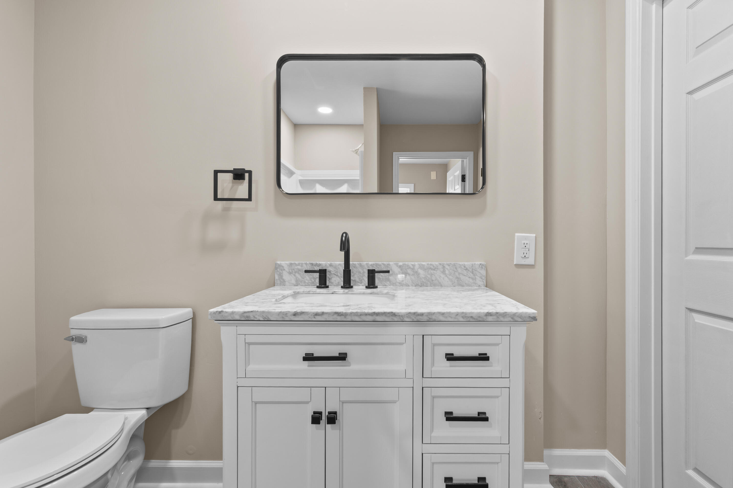 5253 Jefferies Highway Walterboro, SC 29488 - Photo 26 of 44 5253JefferiesHwy.NicoleBurbagePhoto-15