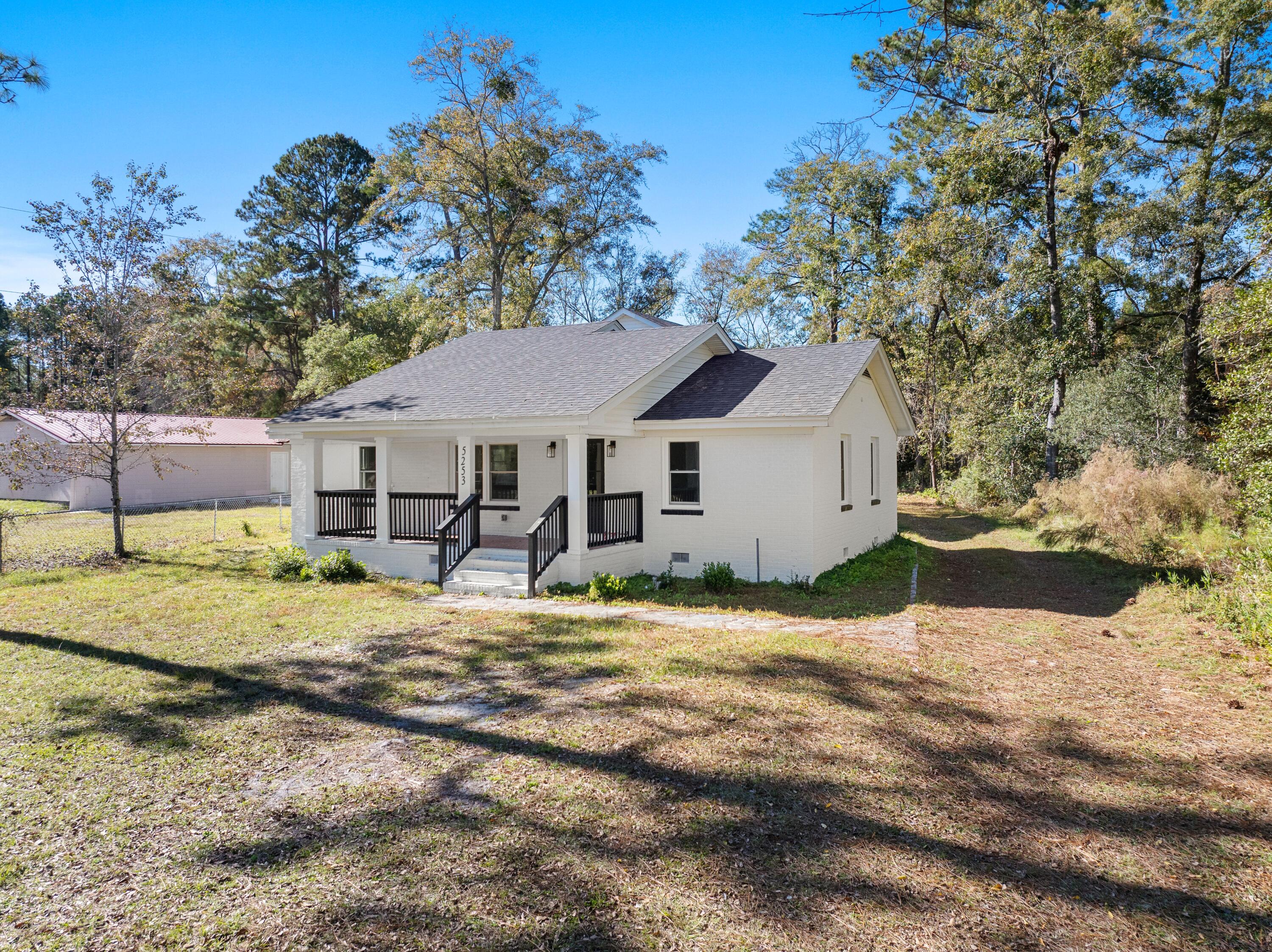 5253 Jefferies Highway Walterboro, SC 29488 - Photo 3 of 44 5253JefferiesHwy.NicoleBurbagePhoto-23