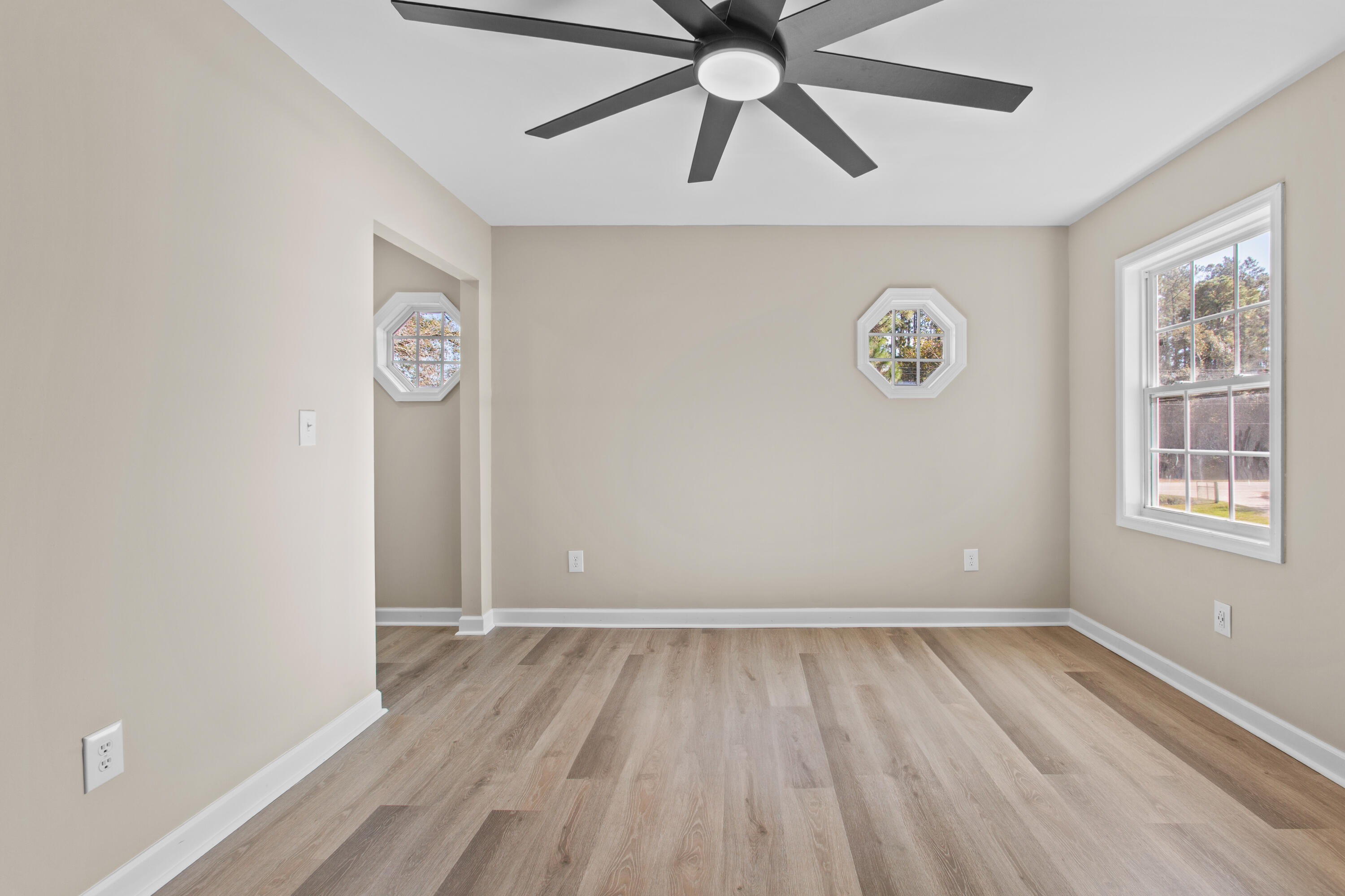 5253 Jefferies Highway Walterboro, SC 29488 - Photo 34 of 44 5253JefferiesHwy.NicoleBurbagePhoto-17