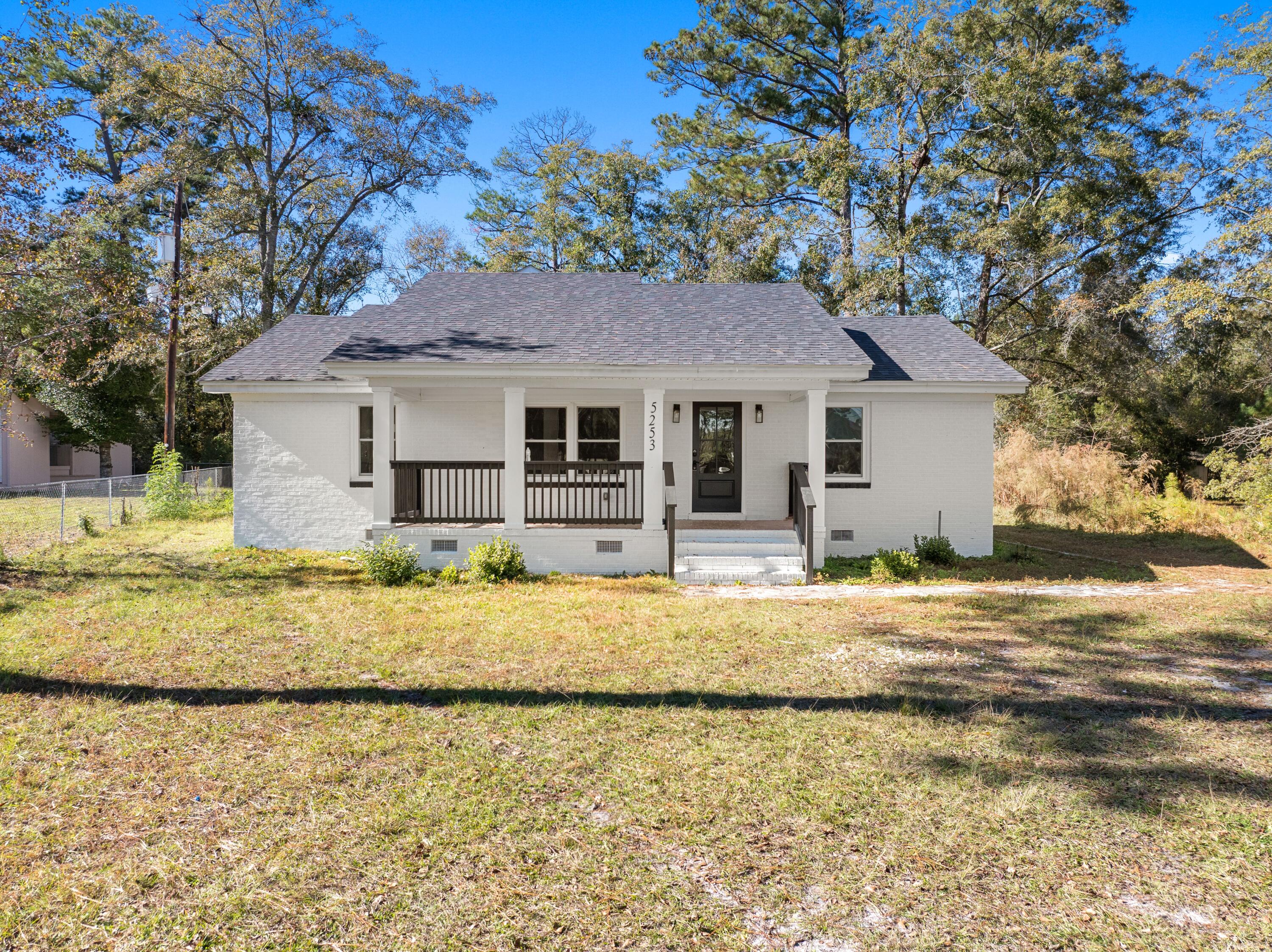 5253 Jefferies Highway Walterboro, SC 29488 - Photo 39 of 44 5253JefferiesHwy.NicoleBurbagePhoto-21