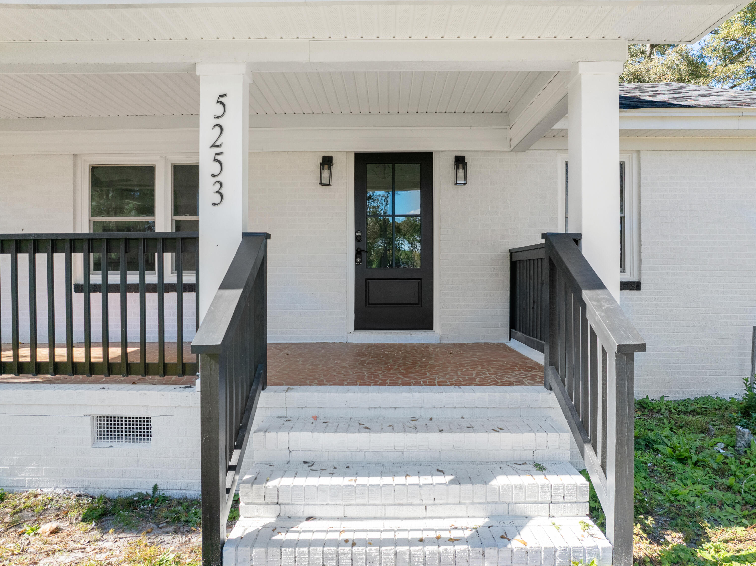 5253 Jefferies Highway Walterboro, SC 29488 - Photo 7 of 44 5253JefferiesHwy.NicoleBurbagePhoto-22