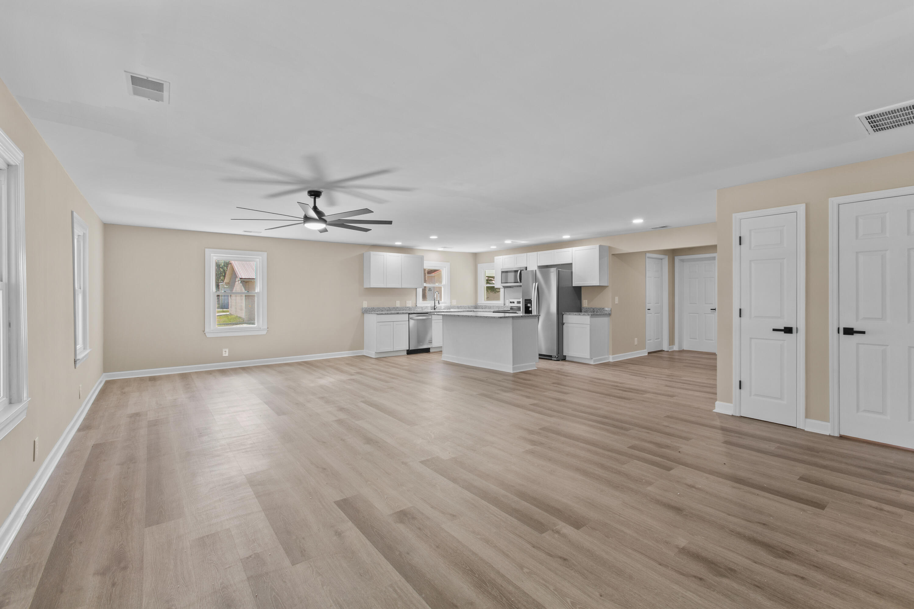 5253 Jefferies Highway Walterboro, SC 29488 - Photo 8 of 44 5253JefferiesHwy.NicoleBurbagePhoto-1